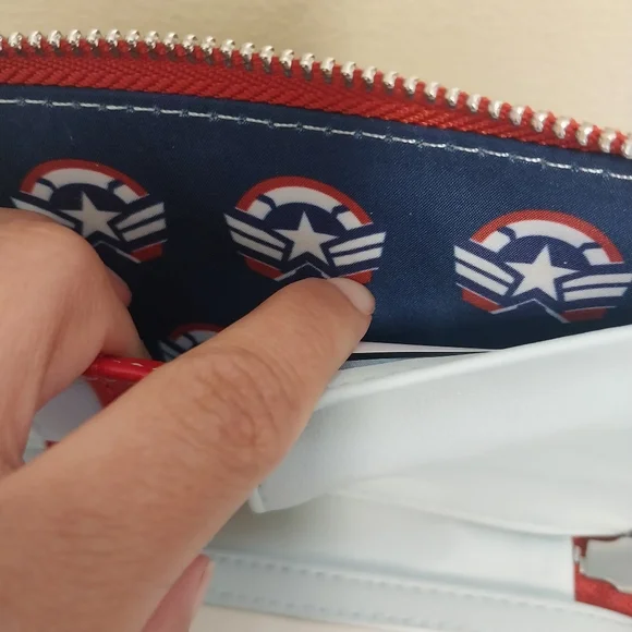 Marvel Captain America wallet - Picture 3 of 7